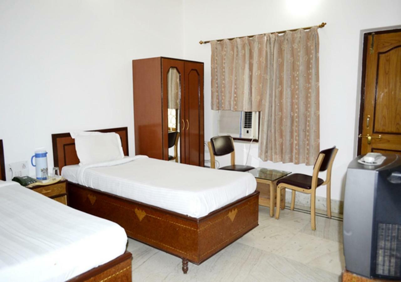 Hotel Tokyo Vihar Bodh Gaya Buitenkant foto