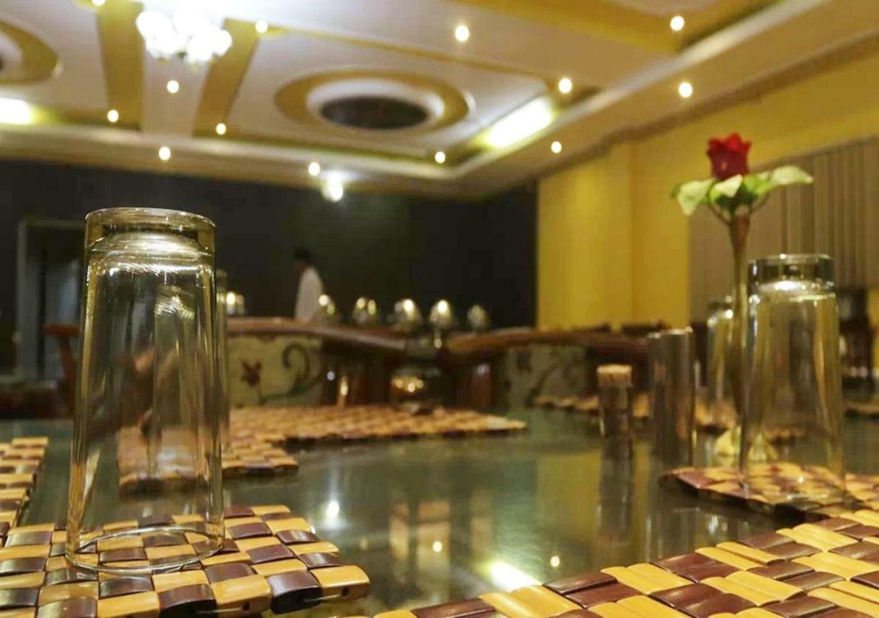Hotel Tokyo Vihar Bodh Gaya Buitenkant foto