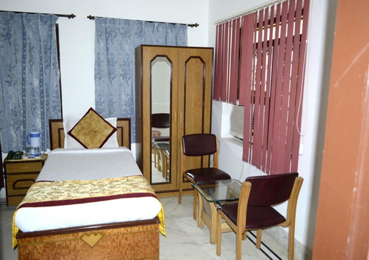 Hotel Tokyo Vihar Bodh Gaya Buitenkant foto
